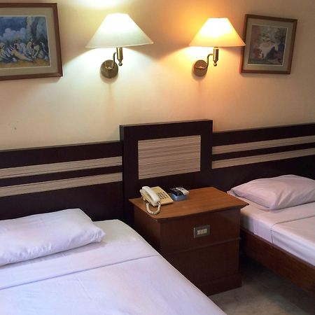 Sri Ratu Hotel Legian Eksteriør bilde