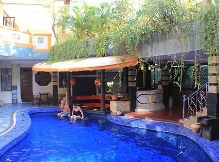 Sri Ratu Hotel Legian Eksteriør bilde