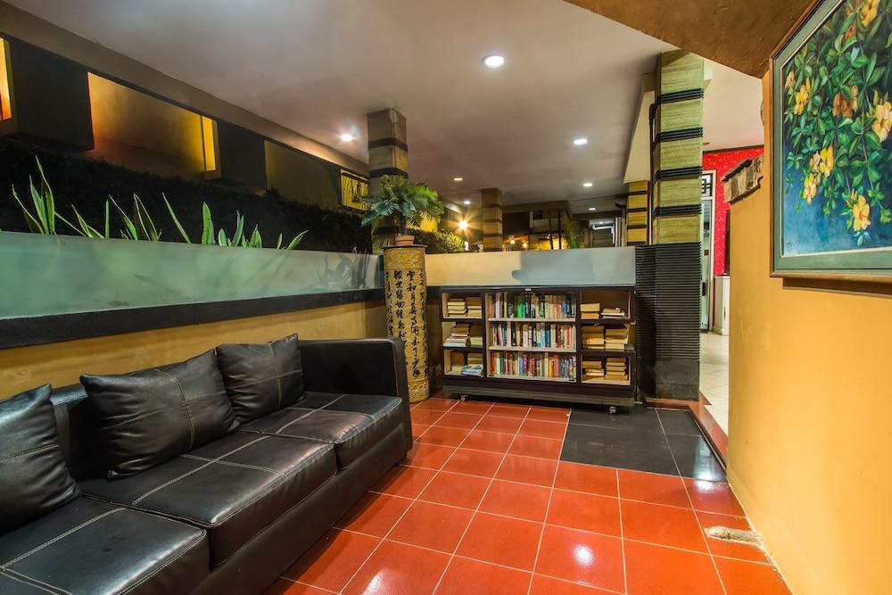 Sri Ratu Hotel Legian Eksteriør bilde