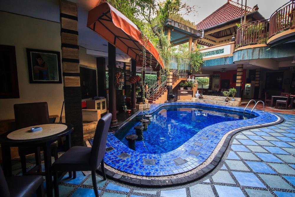 Sri Ratu Hotel Legian Eksteriør bilde