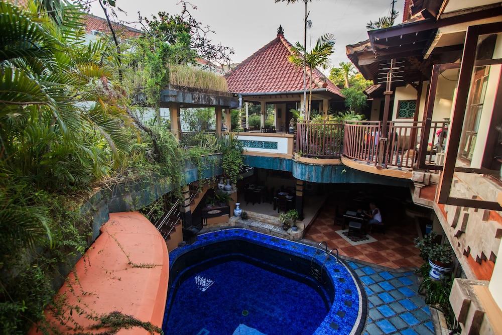 Sri Ratu Hotel Legian Eksteriør bilde