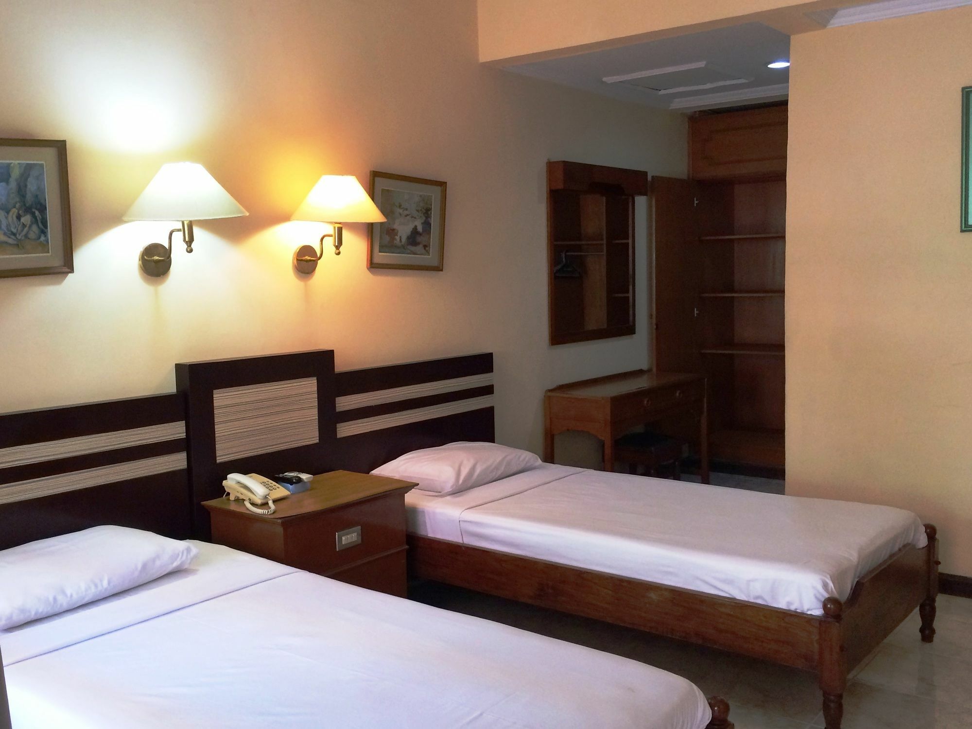 Sri Ratu Hotel Legian Eksteriør bilde